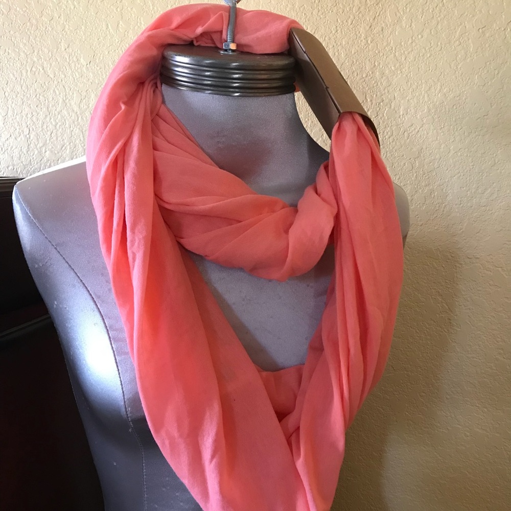 New corral Infinity scarf in stretch knit